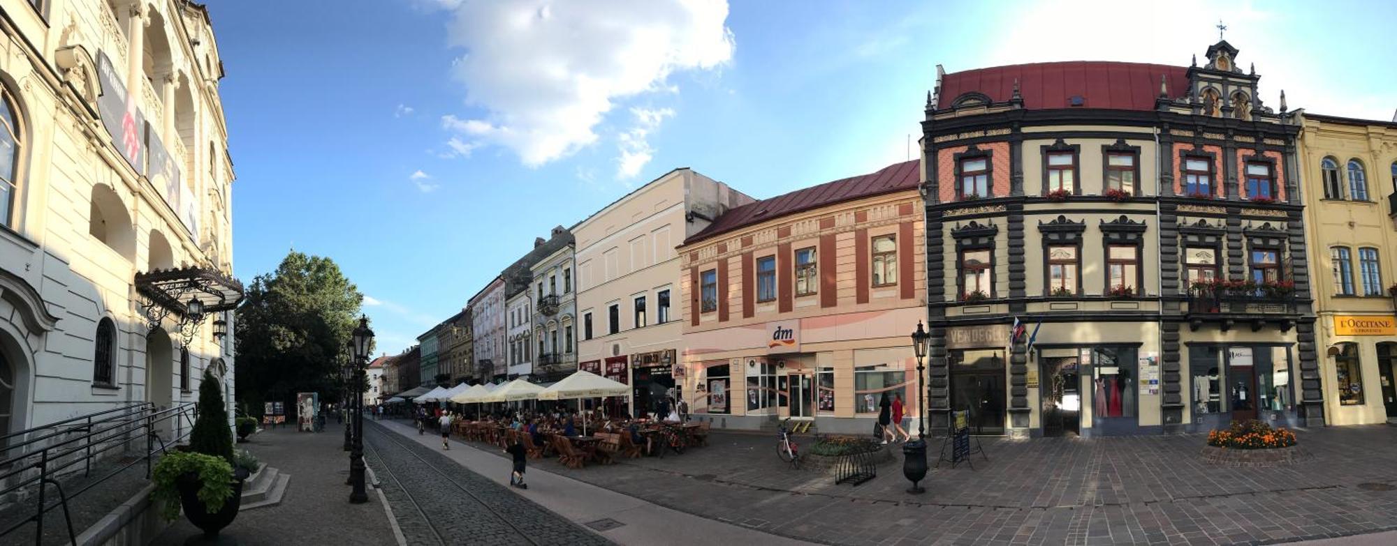 E2 Luxury Oldtown Apt - 2X Parking, Foodstore, Pcscreen, Netflix, Unlimited Music, Crib, Babychair, Fastwifi, Aircon Košice Eksteriør billede