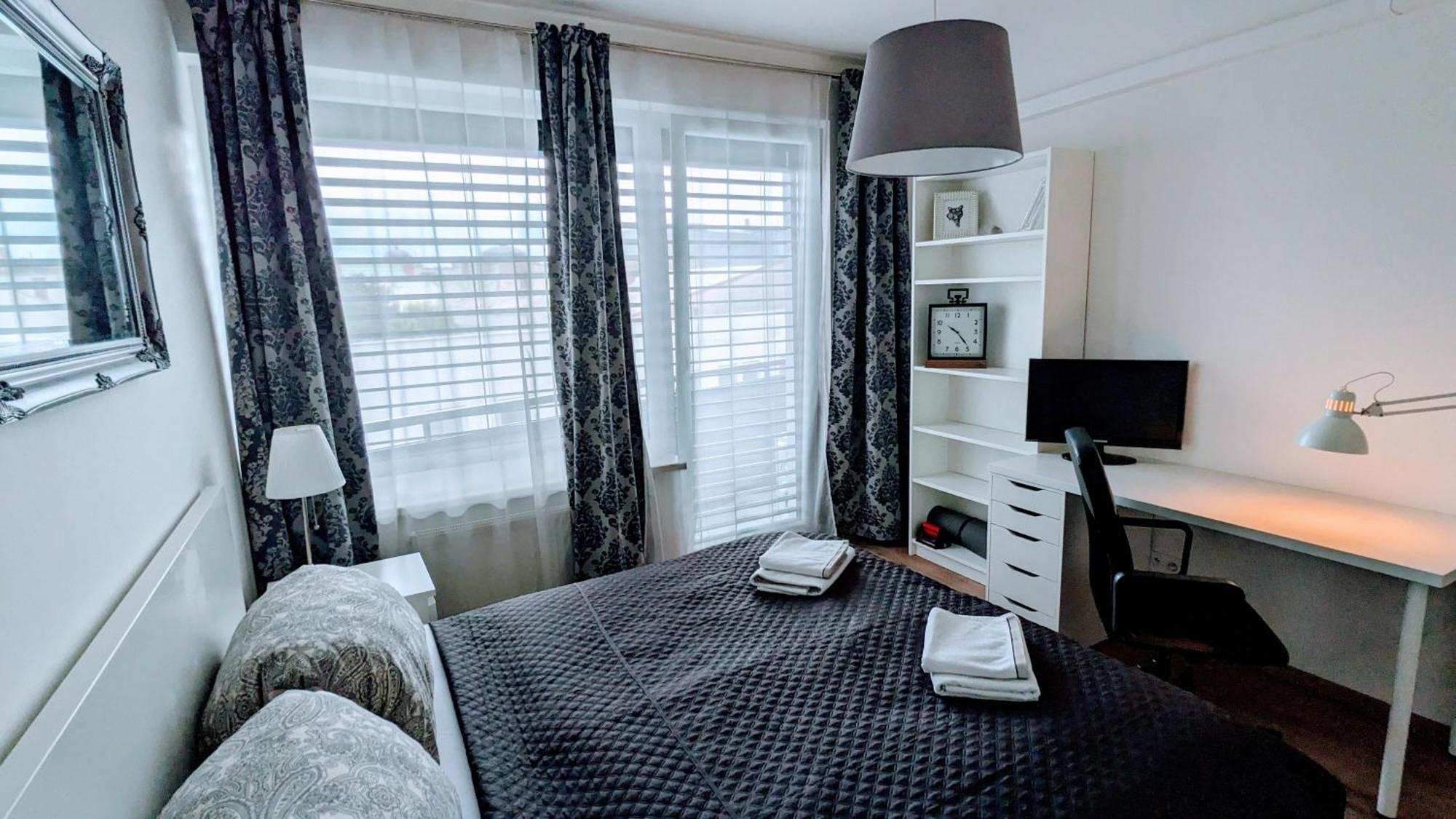 E2 Luxury Oldtown Apt - 2X Parking, Foodstore, Pcscreen, Netflix, Unlimited Music, Crib, Babychair, Fastwifi, Aircon Košice Eksteriør billede
